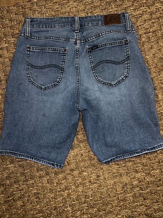 Riders by Lee Women's Mid Wash Blue Denim Shorts - Picture 3 of 7